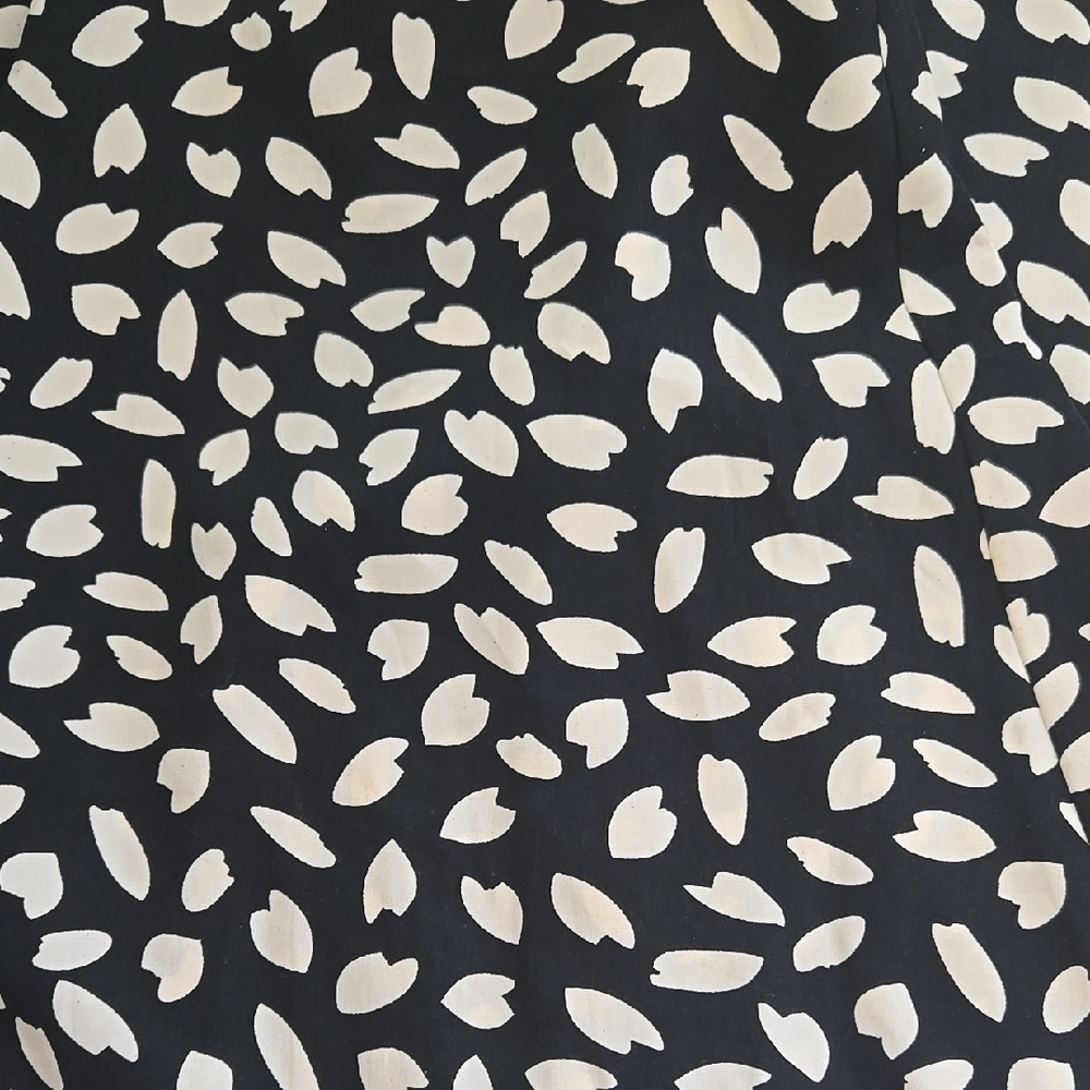 Gilru Black And White Leaf Pattern Wrap Skirt Nwot - image 2